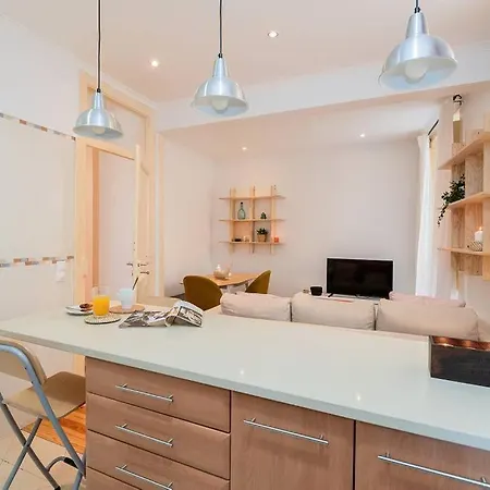 Charming 3 Bedroom In Historic City Center Castelo * Lisboa